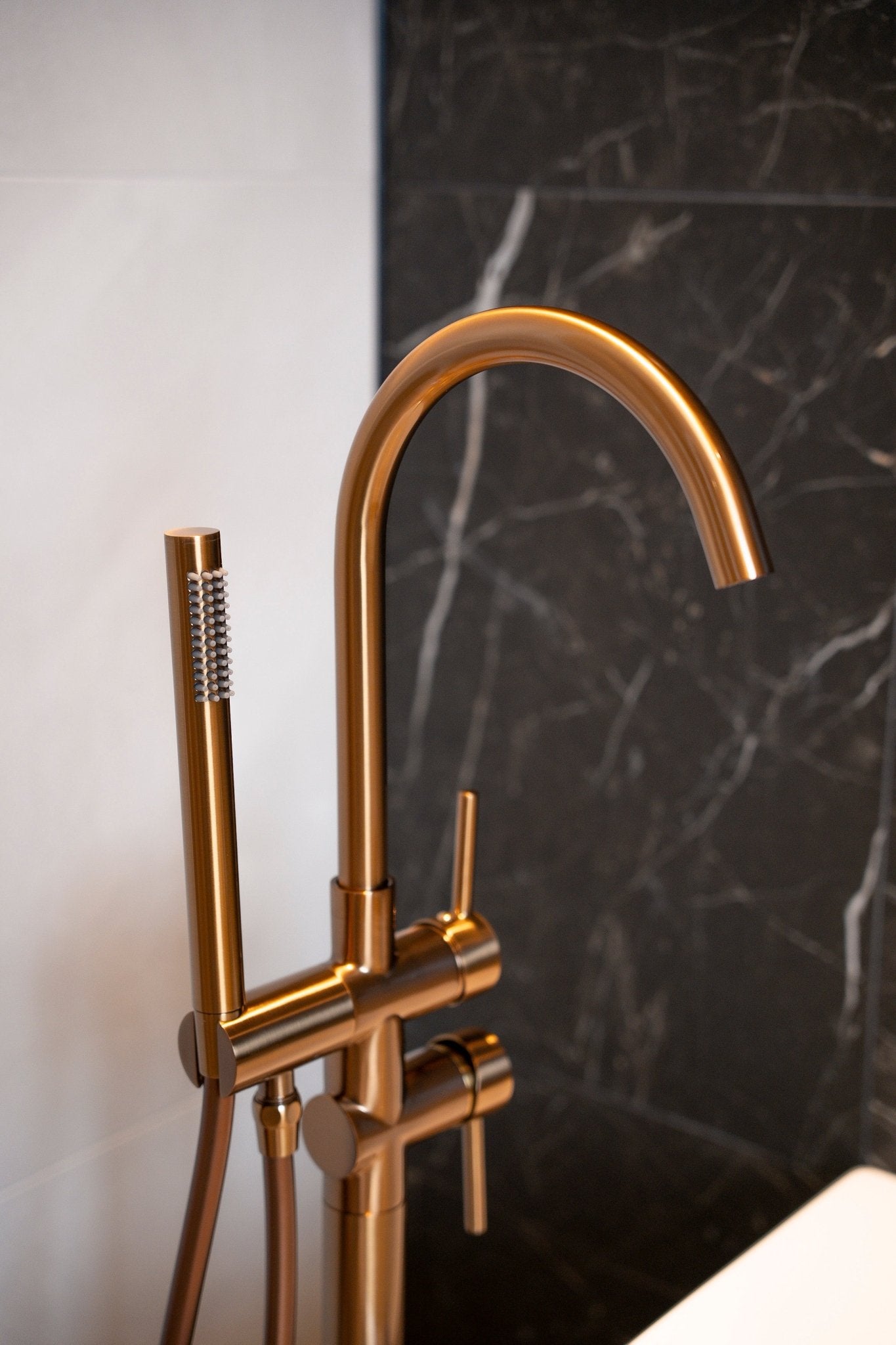 Armonio - Robinet de baignoire sur pied Bronze - avec douchette à main