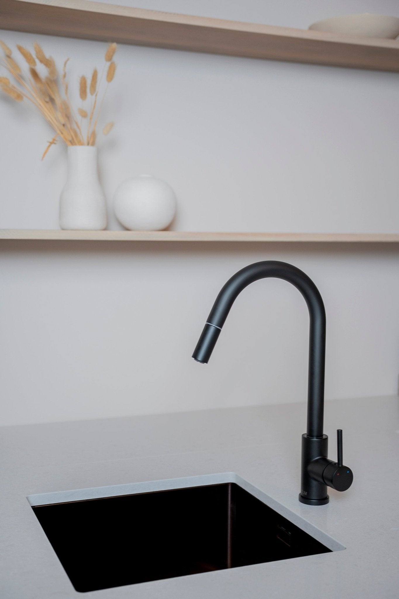 Silana - Mitigeur de cuisine noir - Bec extractible