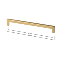 Vooraanzicht van de Mat Gouden Handgreep van Ostiumhome met afmeting 224/236 mm.