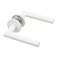 Geveerde witte Civita deurklink 135 mm met Ø 50 mm rond rozet voor moderne binnendeuren

