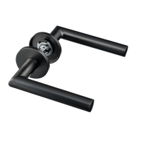 Complete Cosa deurbeslagset 135 mm gun metal met glad rond rozet passend bij industriële interieurs 

