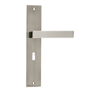 Geveerde Grado deurbeslagset RVS-look zilver met centraal sleutelgat SL 56 mm voor moderne binnendeuren