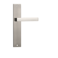 Geveerde Grado deurbeslagset in RVS-look zilver met ergonomische 145 mm greep en smal schild voor dagelijks comfort 