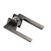Ostiumhome® Nestro deurklink Gun Metal, 141 mm lang met 60 mm uitsteek en krasbestendige matte coating voor optimale grip en duurzaamheid 

