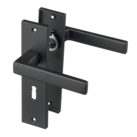 Mat zwarte Ravello deurklink op kort schild 180 × 45 mm met sleutelgat PC 56 mm voor moderne binnendeuren 