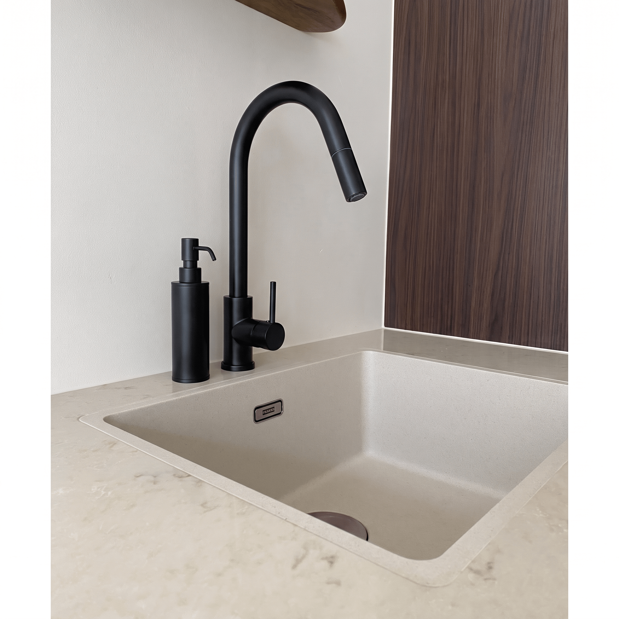 Saponi - Distributeur de savon - Noir mat